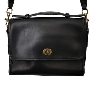 Coach Vintage Court Black Leather Crossbody Shoulder Handbag Purse